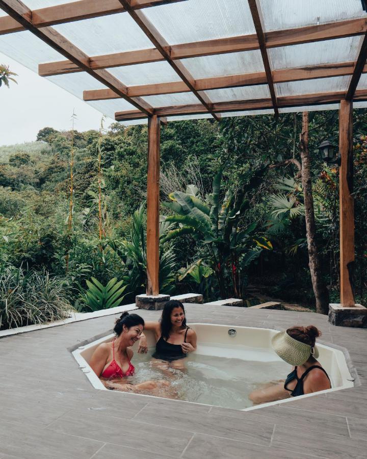 Piripe Wellness Lodge Pacto Exteriér fotografie