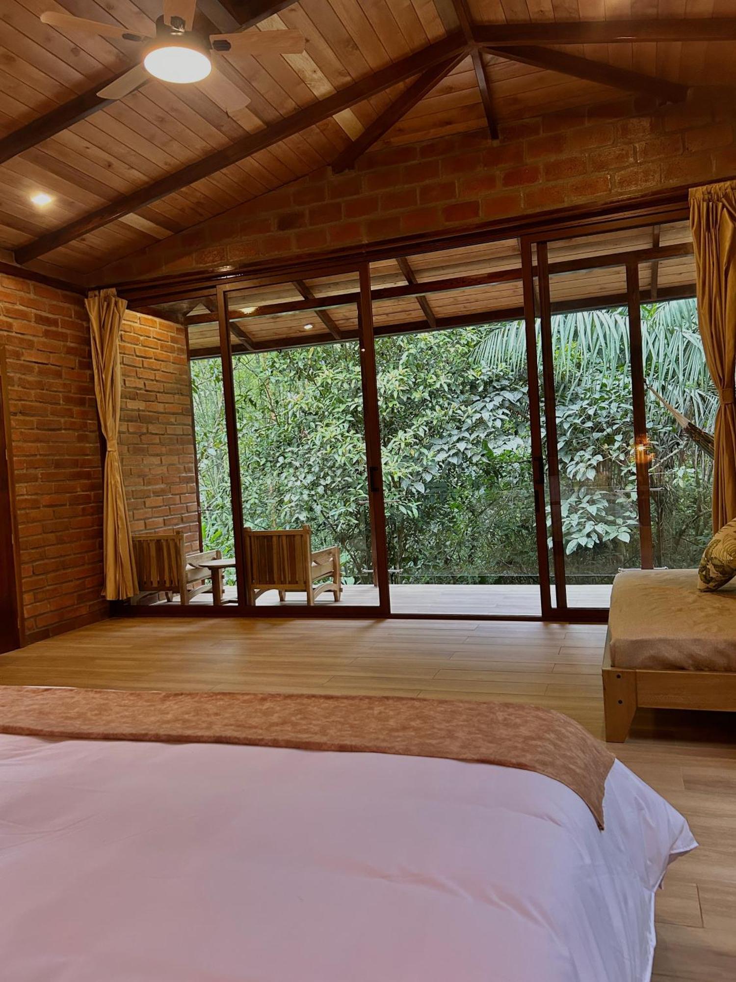 Piripe Wellness Lodge Pacto Exteriér fotografie