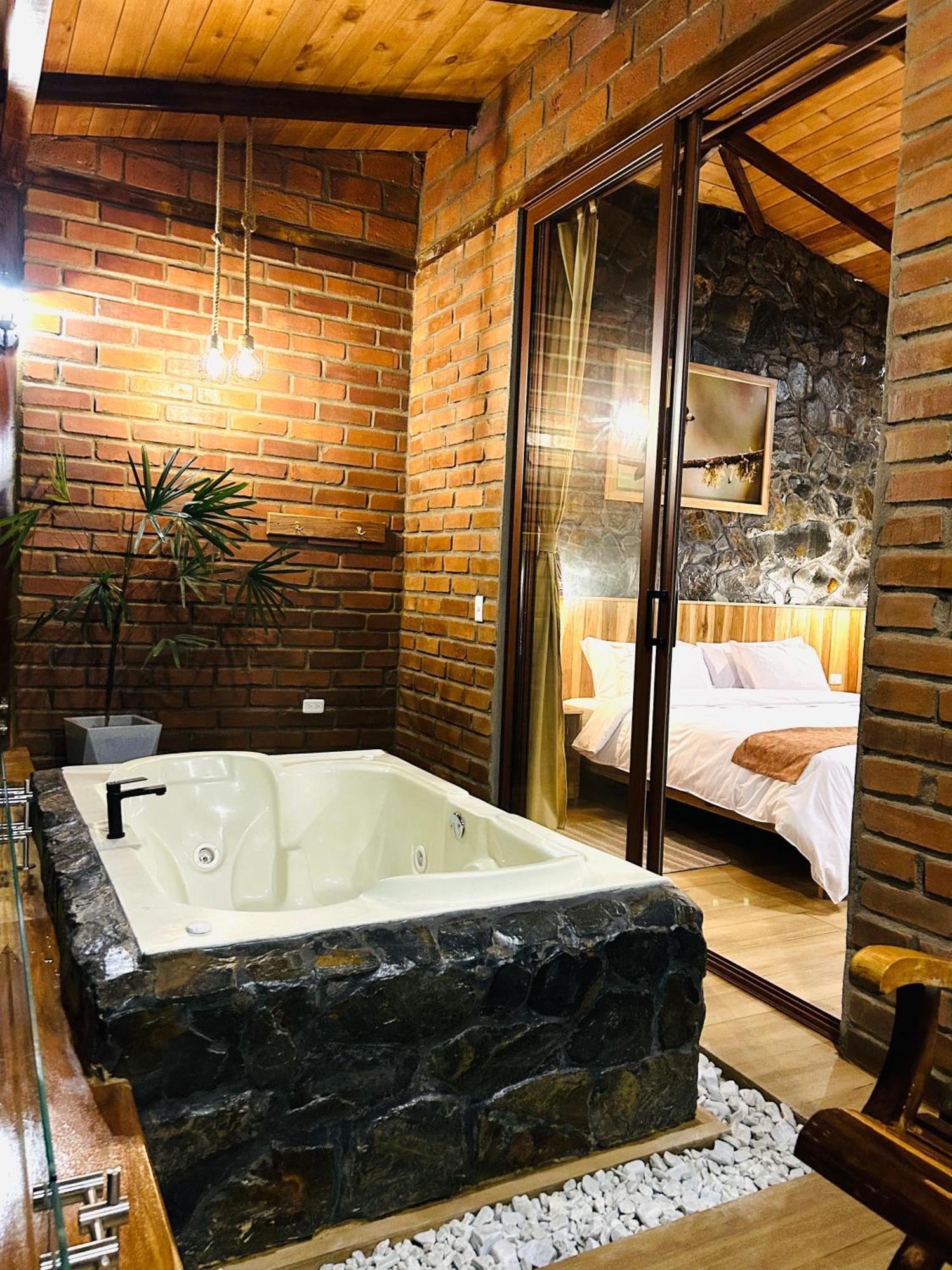 Piripe Wellness Lodge Pacto Exteriér fotografie